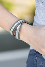 Load image into Gallery viewer, True GLITZ - Silver
